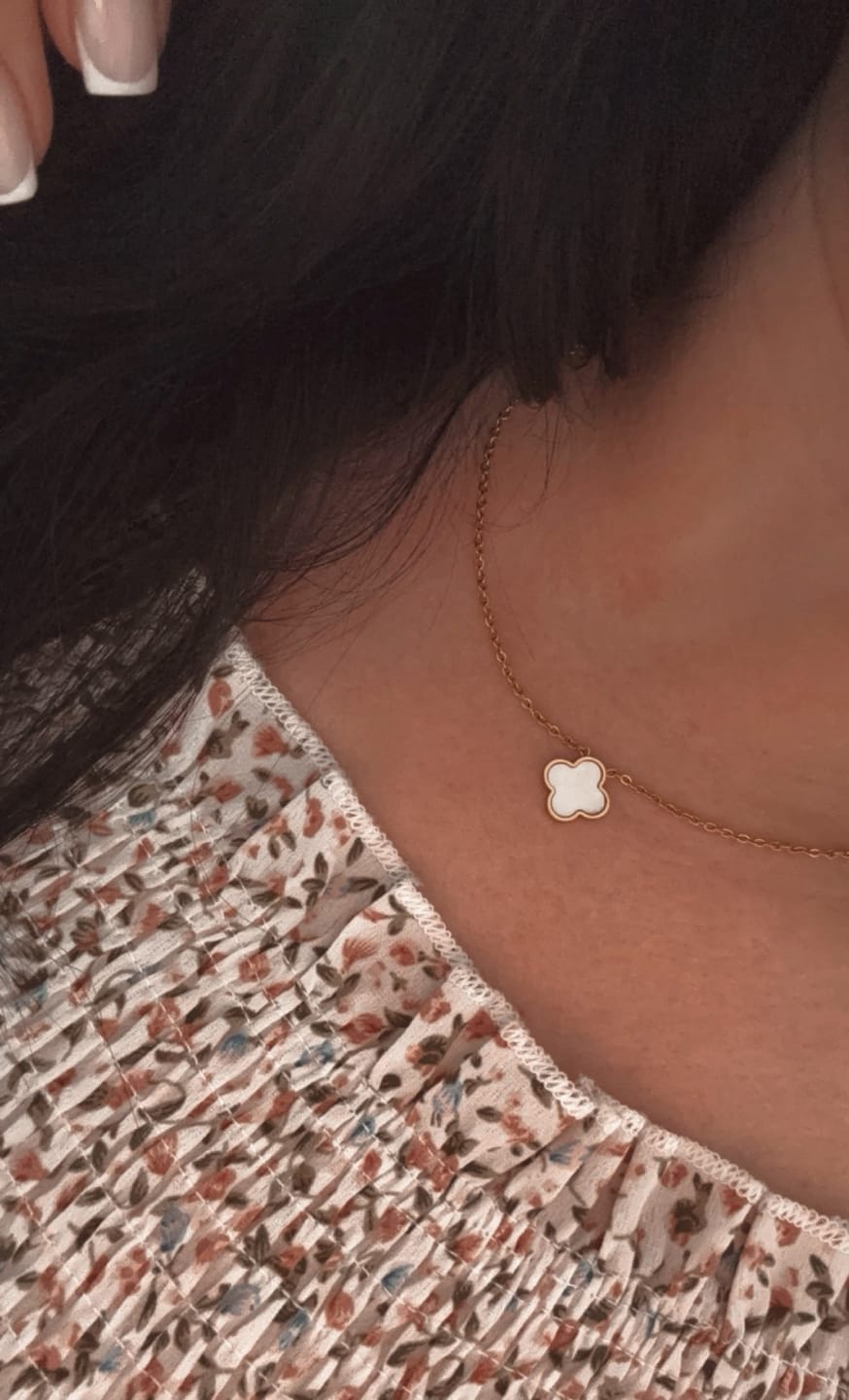 Customer photo review of Clover Perlmutt Kette | 18K vergoldet