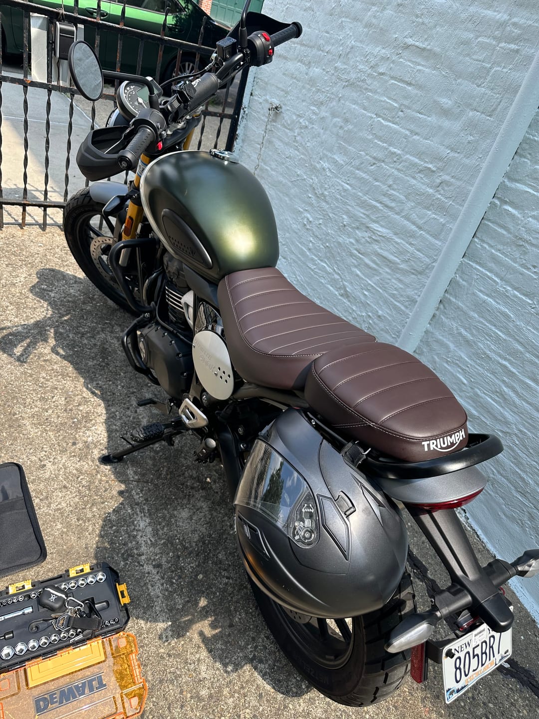 Customer photo review of Triumph Speed 400 & Scrambler 400 Helmet Hook (lock)