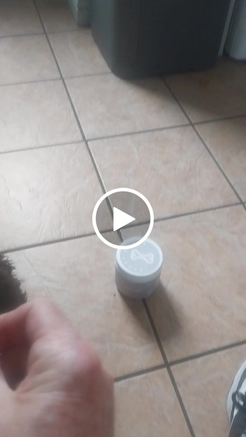 Customer video review of Itch Relief Treats