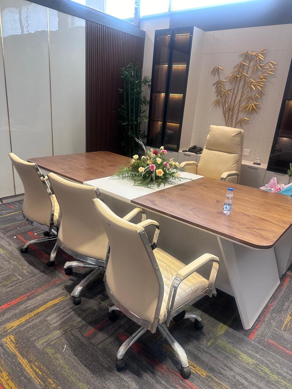 Customer photo review of Ettorez POLAR High Back Leatherette Office Chair