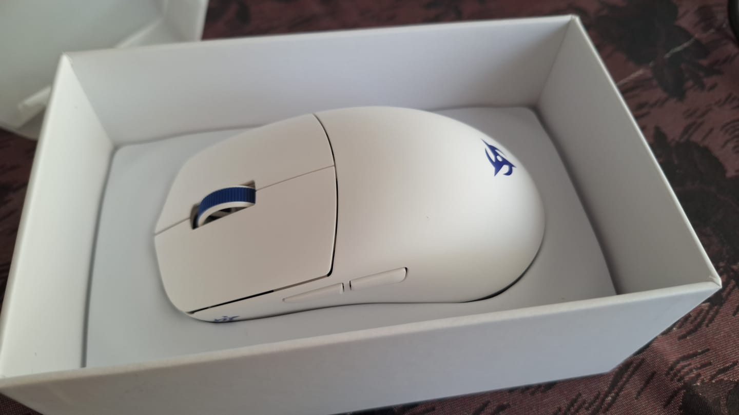 Customer photo review of Ninjutso Sora V2 8K Wireless Mouse