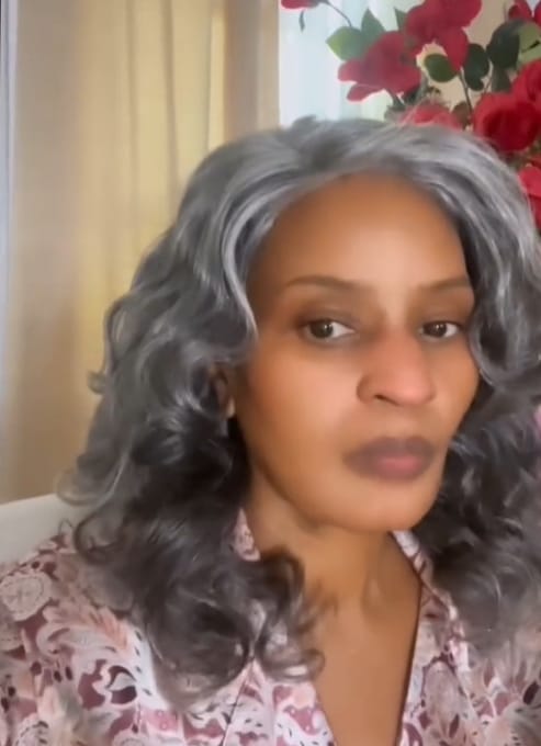 Customer photo review of Luvwin Salt And Pepper Loose Wave 5x5 Closure Glueless Wig 100% Human Hair
