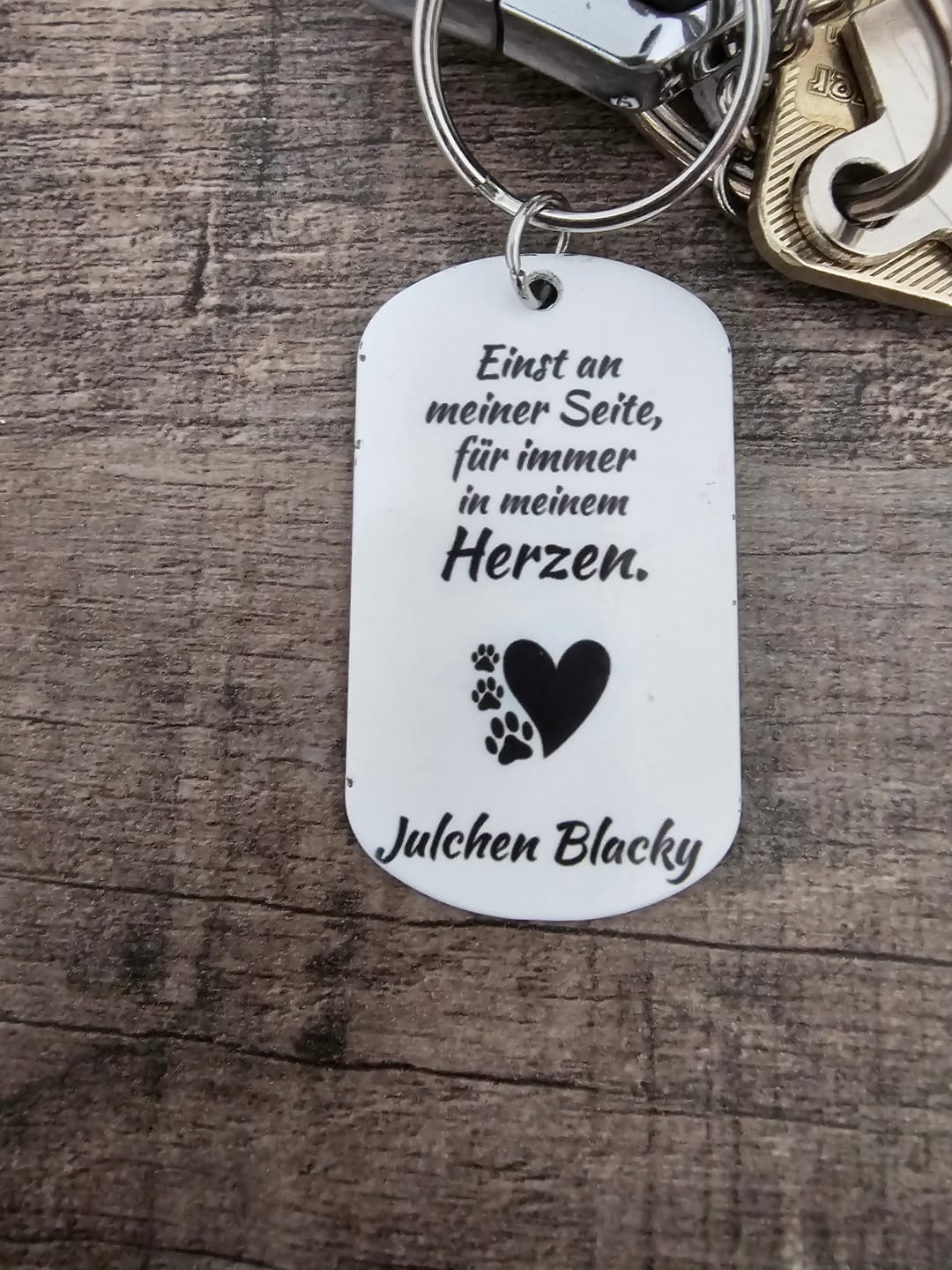 Customer photo review of Für immer im Herzen - Individueller Dog Tag Schlüsselanhänger
