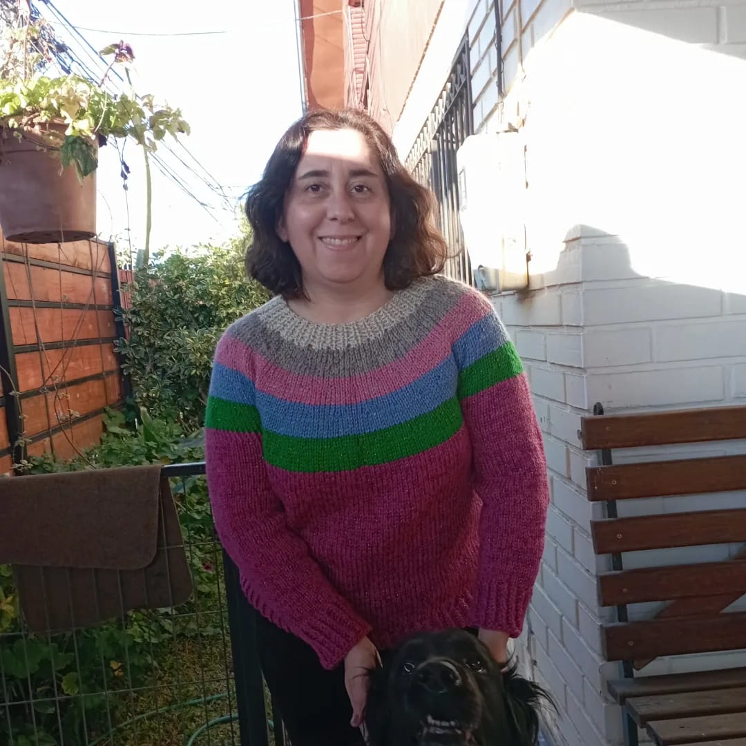 Customer photo review of Clase Sweater Arcoíris | Adulto