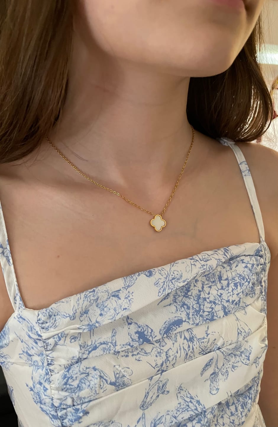 Customer photo review of Clover Perlmutt Kette | 18K vergoldet