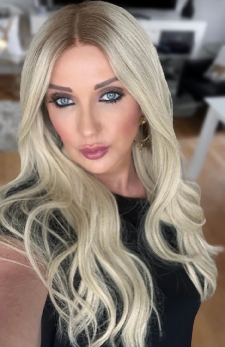 Customer photo review of Platinum Star Hellblond