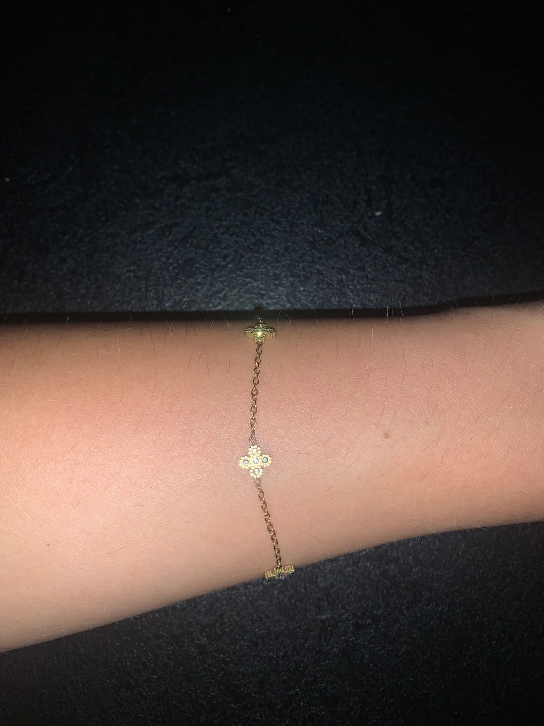 Customer photo review of Pave Flower Armband 14K Vergoldet
