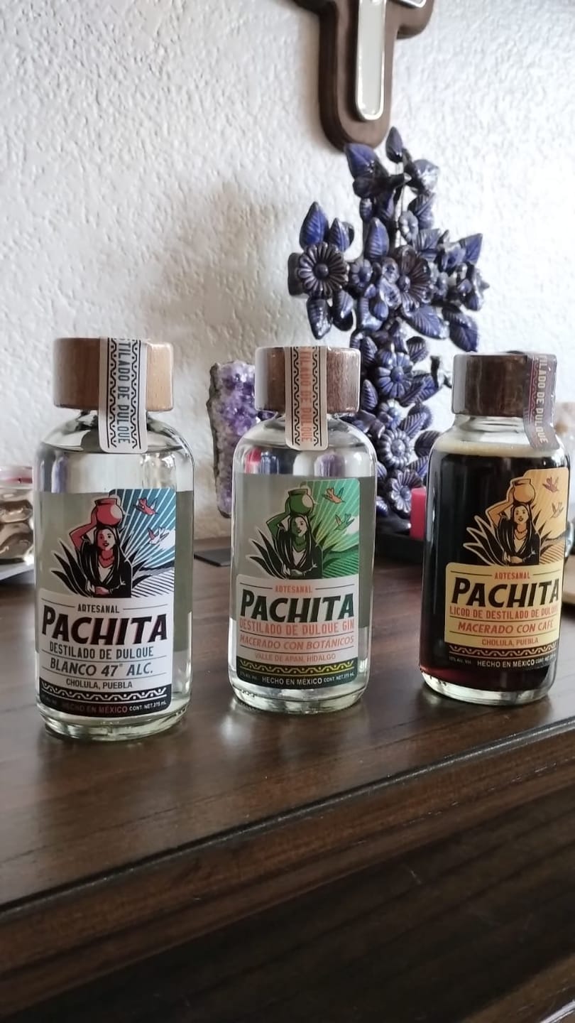 Customer photo review of Paquete 750 mL Joven, Reposado, Gin y Licor de café