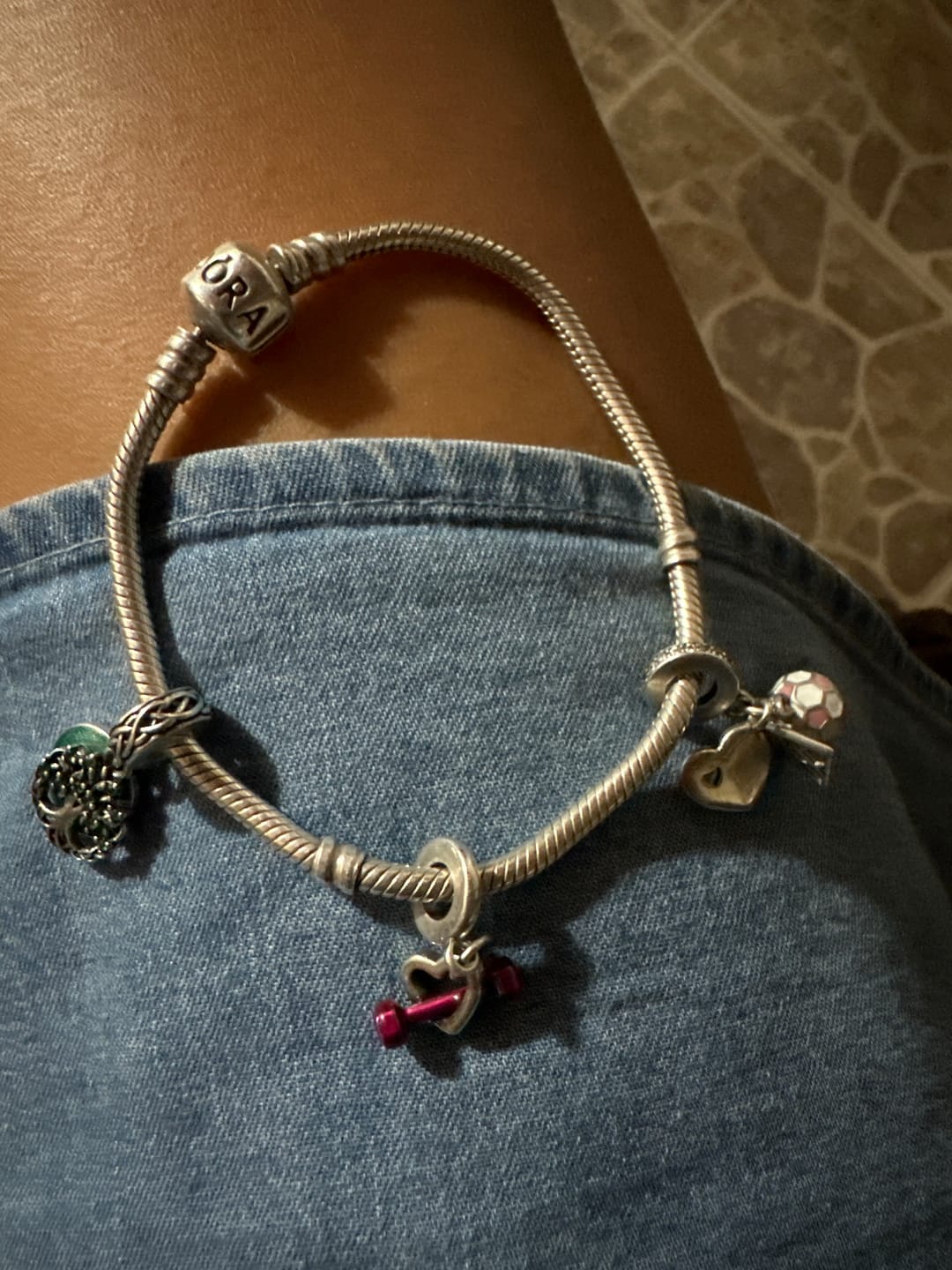 Customer photo review of Charm Amor al Gym