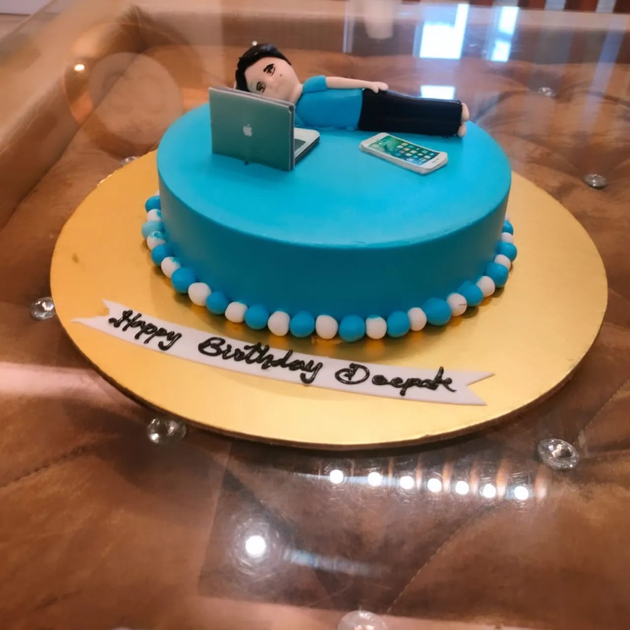 Customer photo review of Side Workaholic Cake