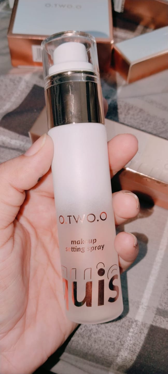 Customer photo review of O.TWO.O Black Gold Cover-Up Radiant Creamy Concealer