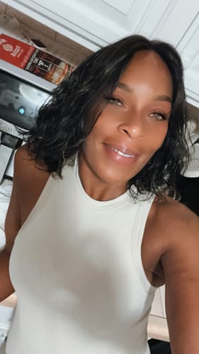 Customer photo review of Jamaican Sun Splash Natural Leave in Conditioner & Detangler Spray | 4oz 8oz & 16oz