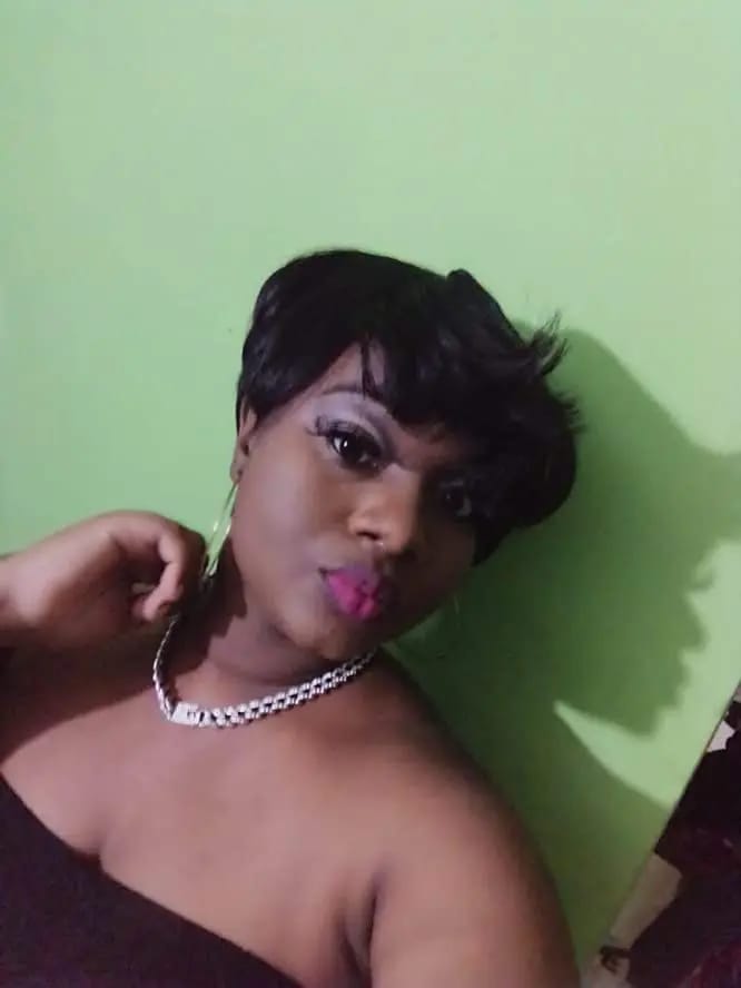 Customer photo review of Luvwin Classic Pixie Cut Style Wig With Layered Bangs For Black Women