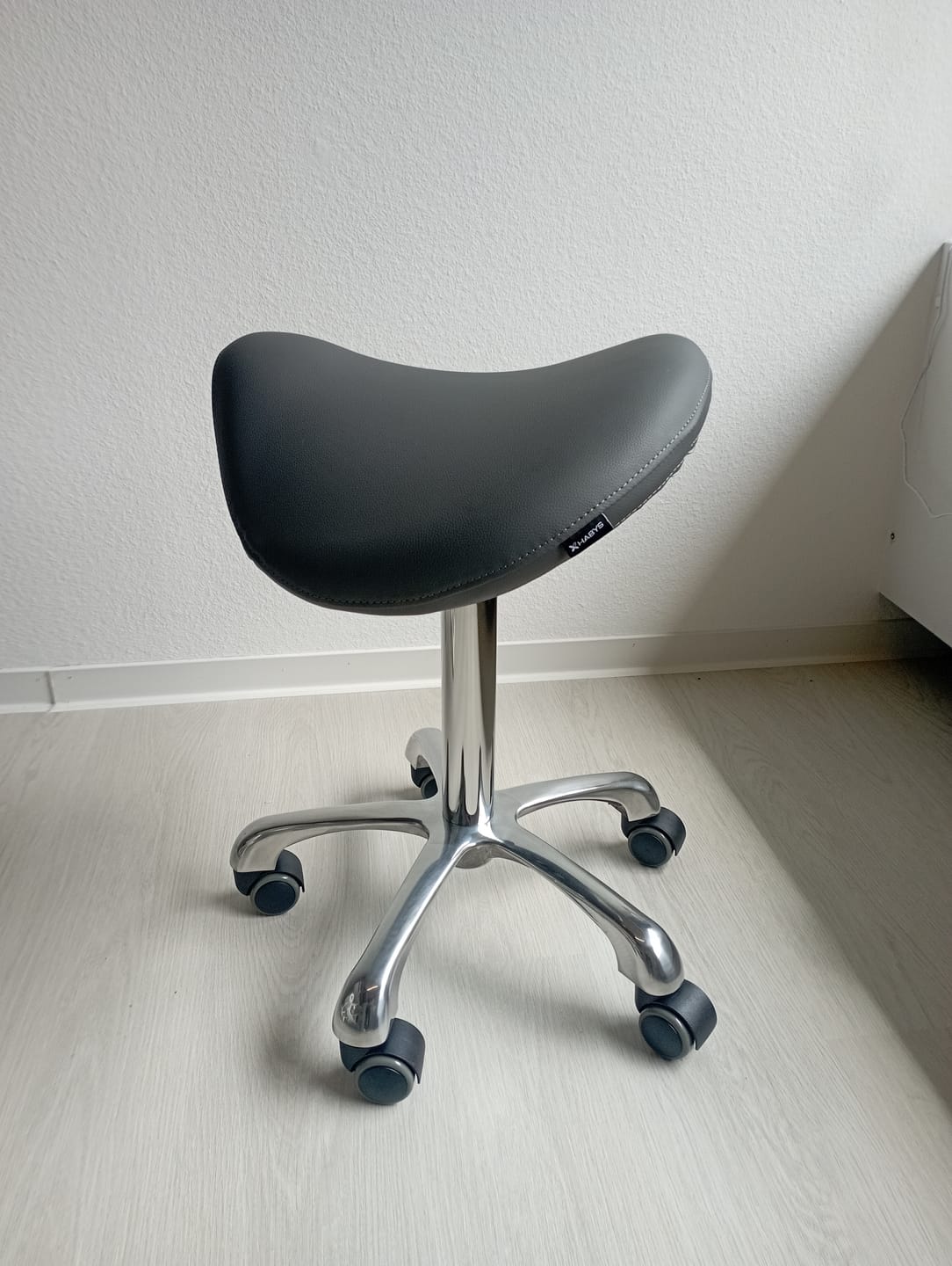 Customer photo review of Rollhocker Alma Grau