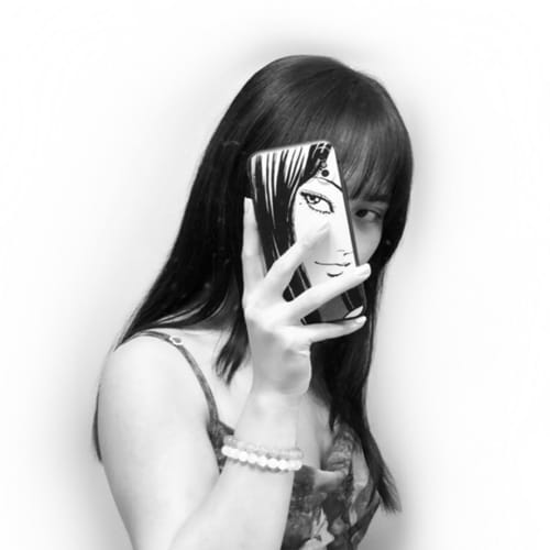Customer photo review of TOMIE Selfie iPhone Case