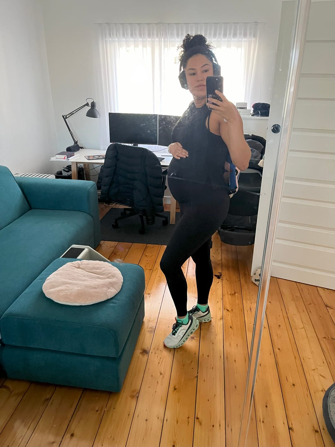 Customer photo review of pregnancy compression tight