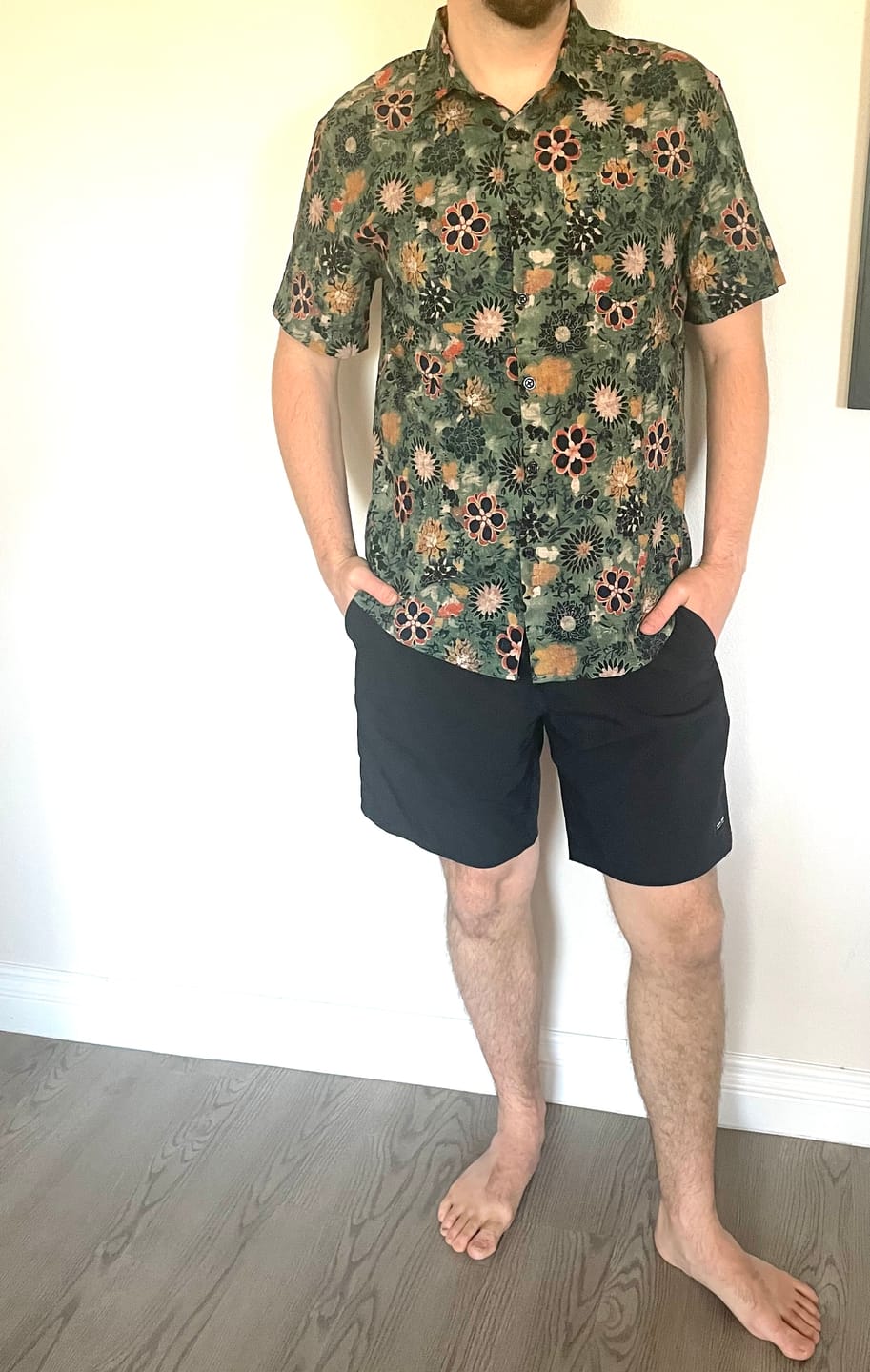 Customer photo review of Men's Casual Vintage Floral Print Short Sleeve Shirt