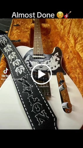 Customer video review of Fender Telecaster Leather Guitar Strap