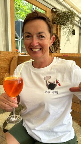 Customer photo review of APEROL ULTRAS - Premium Shirt Damen