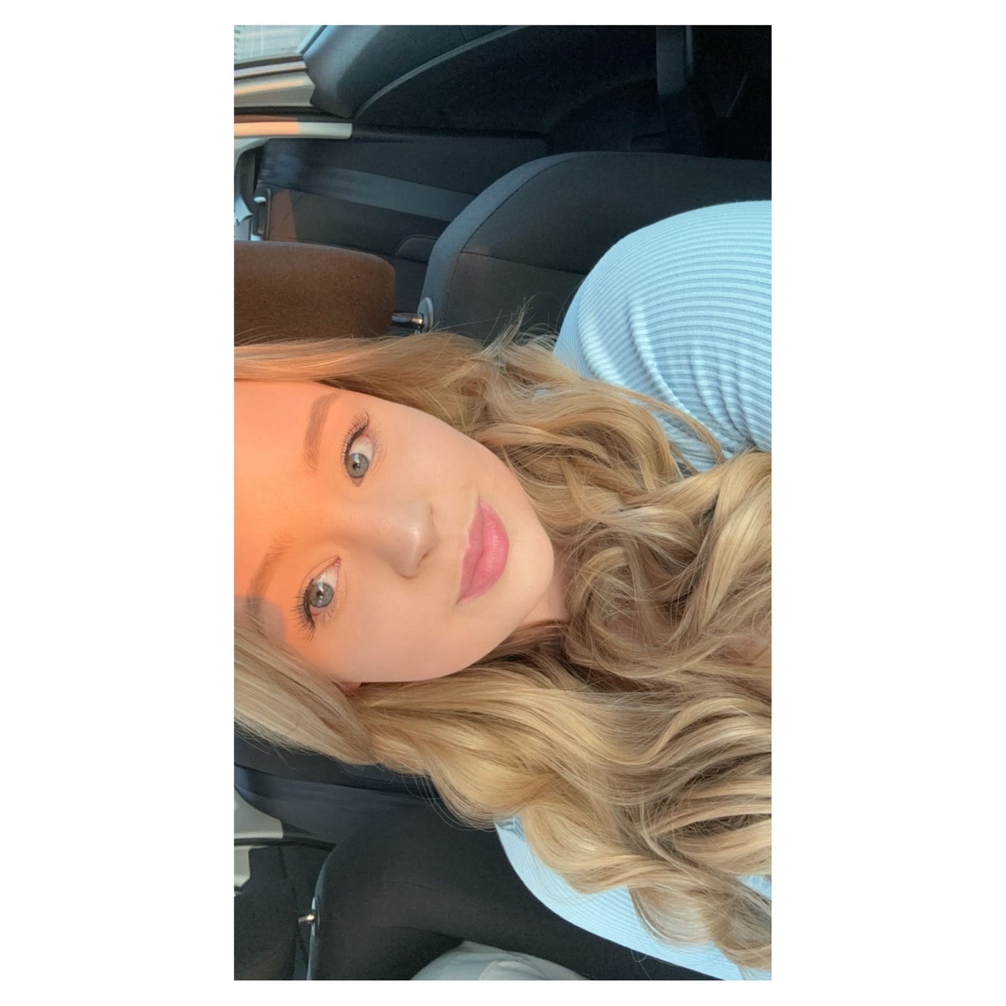 Customer photo review of Stranded 20" One Piece Wand Wave Clip-in Hair Extension #10/16 Vanilla Bomb
