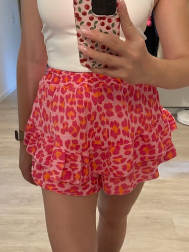 Customer photo review of Ana Musselin Shorts - Leo/Pink