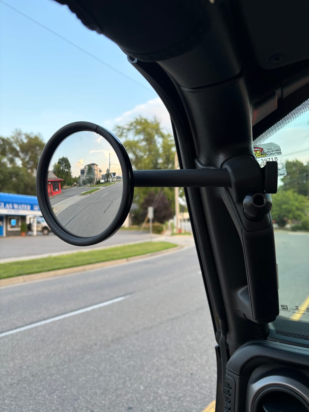 Customer photo review of JL/JLU A-Pillar Side Jeep Mirrors with Base Mount Driver AND Passenger