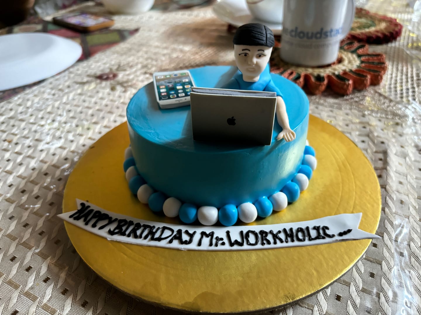 Customer photo review of Cake for a workaholic