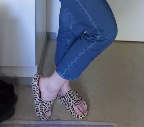 Customer photo review of HappyFlops Limited Editions