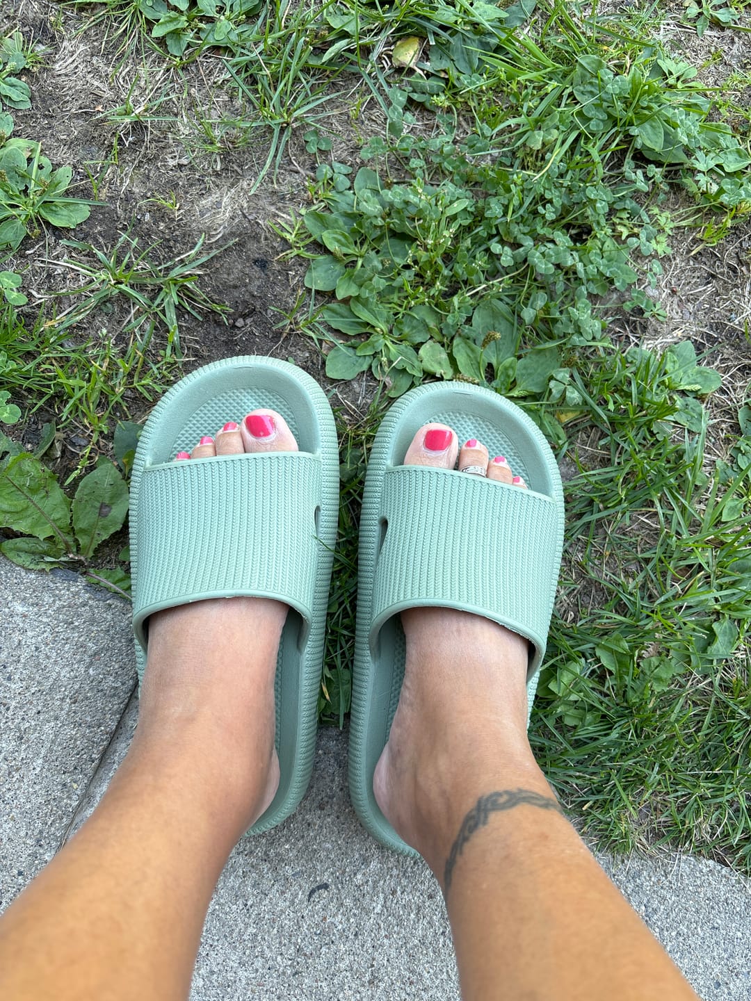 Customer photo review of HappyFlops Kids