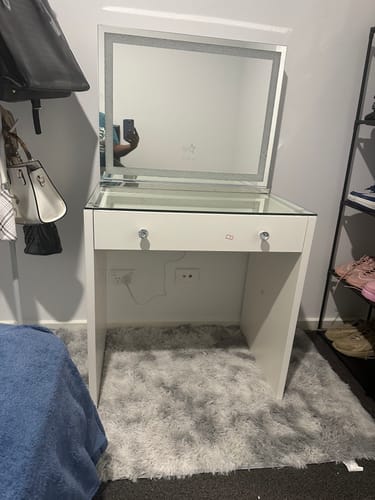 Customer photo review of Electra Vanity Table “Diamond”