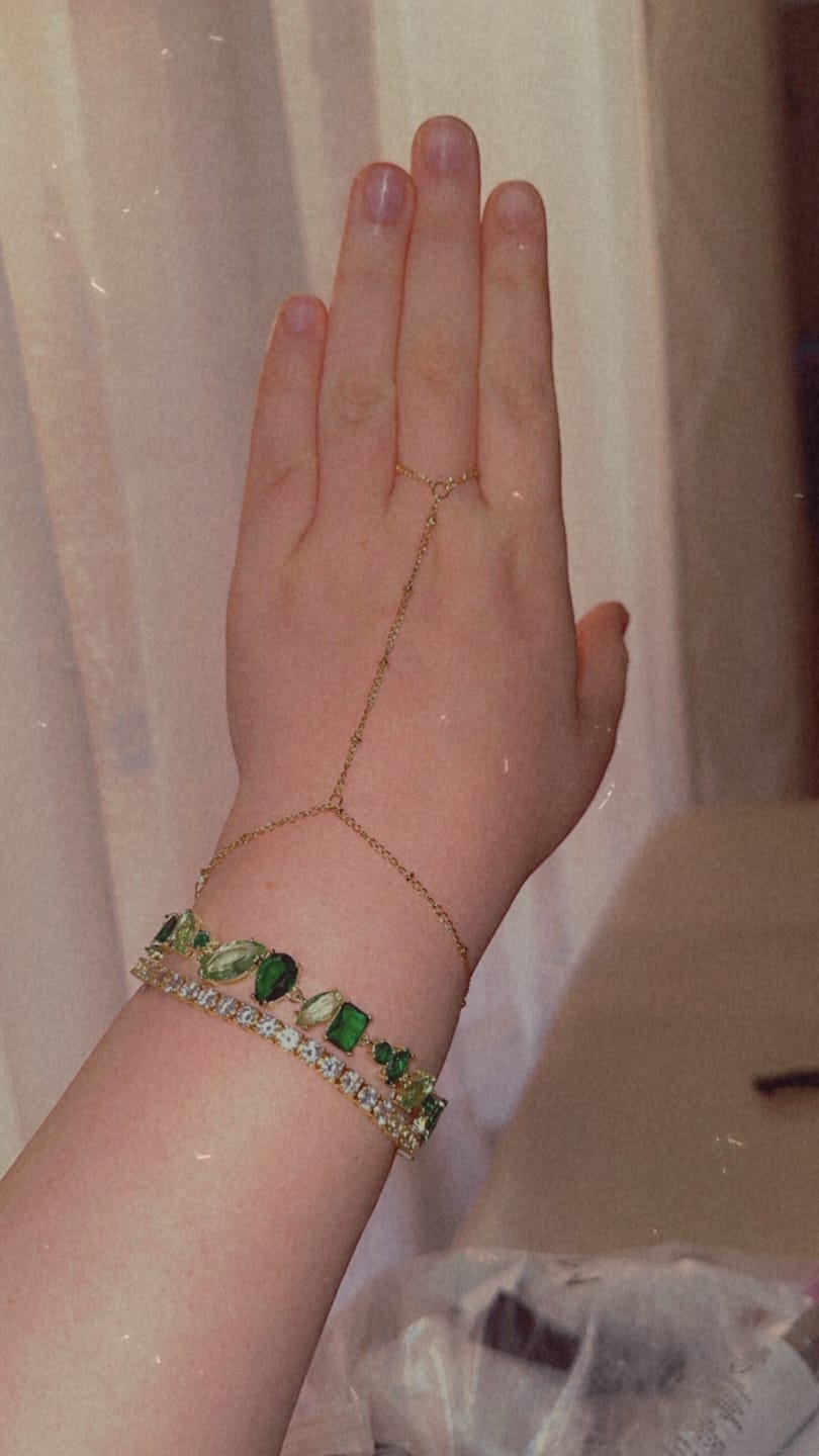 Customer photo review of TENNISBOY BRACELET. - 4MM 18K GOLD
