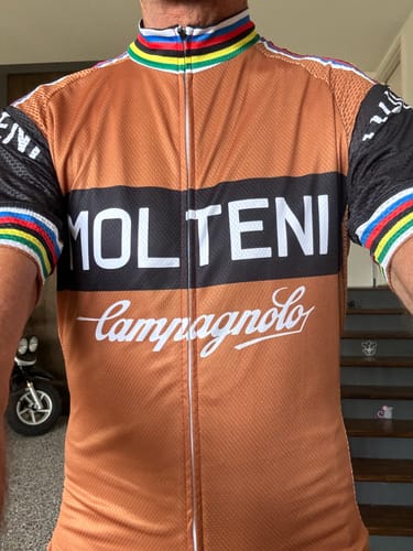 Customer photo review of Molteni Retro Short Sleeve Cycling Kit