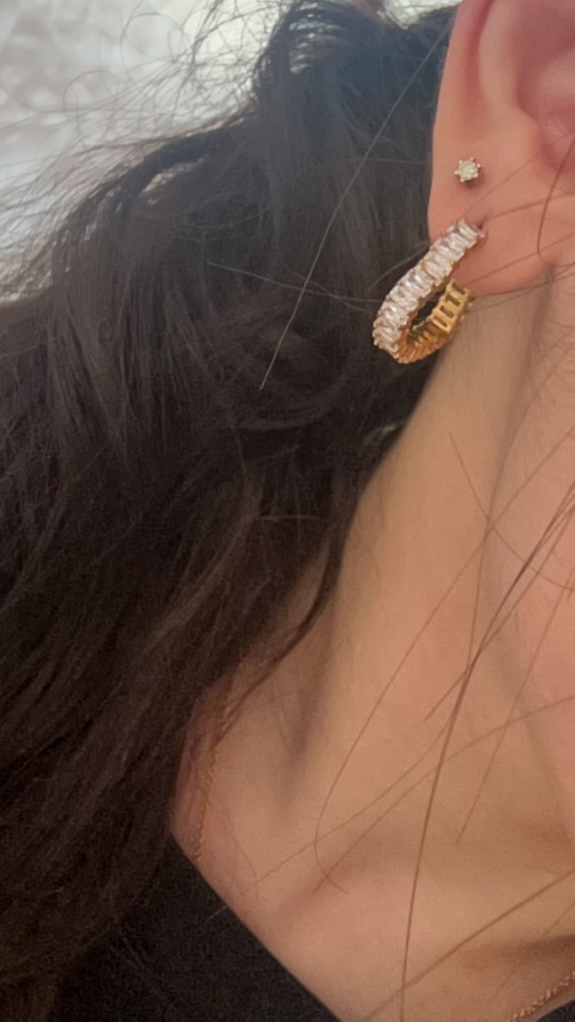 Customer photo review of Heart Deluxe Creolen | 18K vergoldet