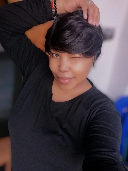 Customer photo review of Luvwin Classic Pixie Cut Style Wig With Layered Bangs For Black Women