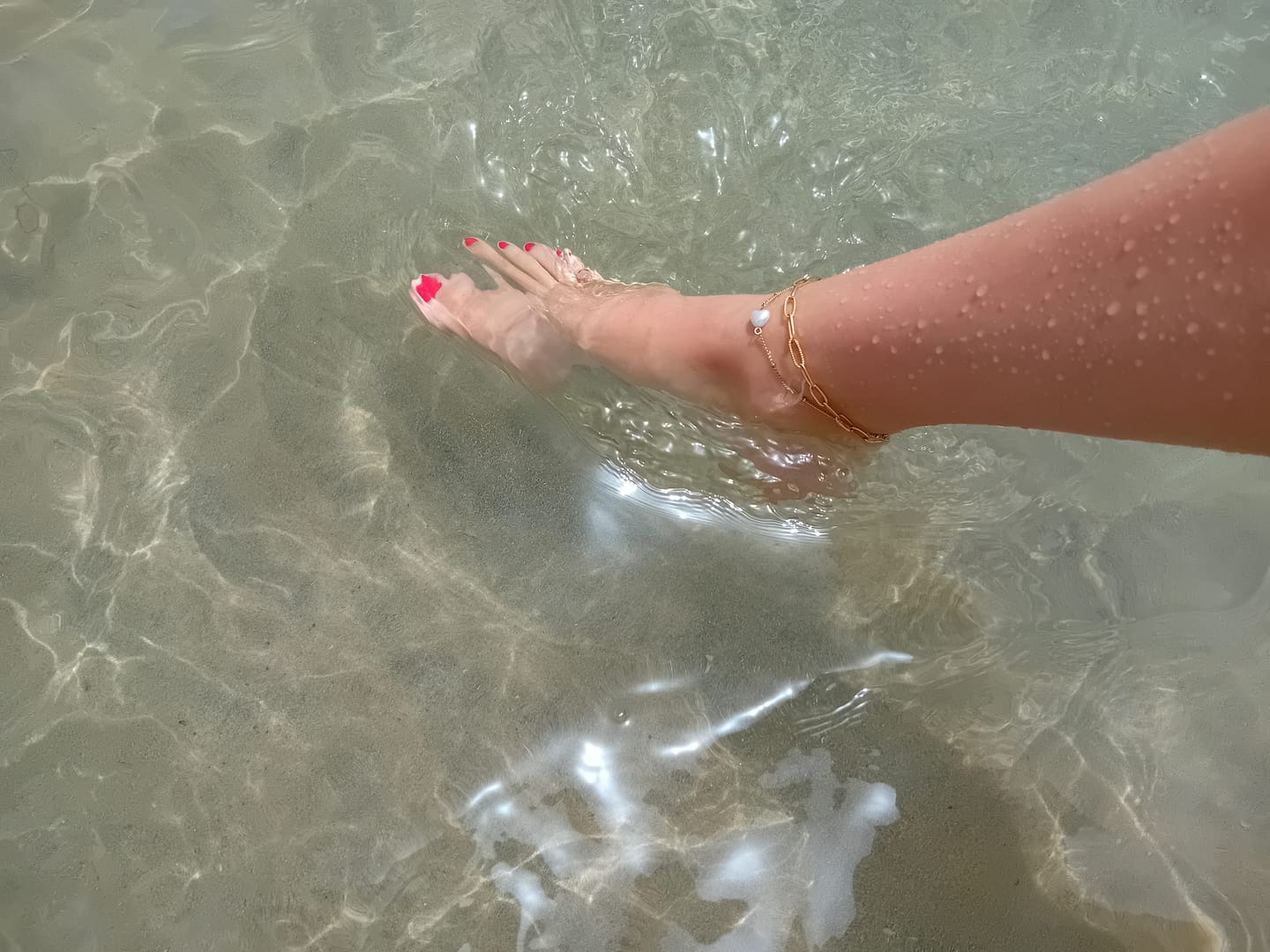Customer photo review of Pearl Link Fußkette | 18K vergoldet