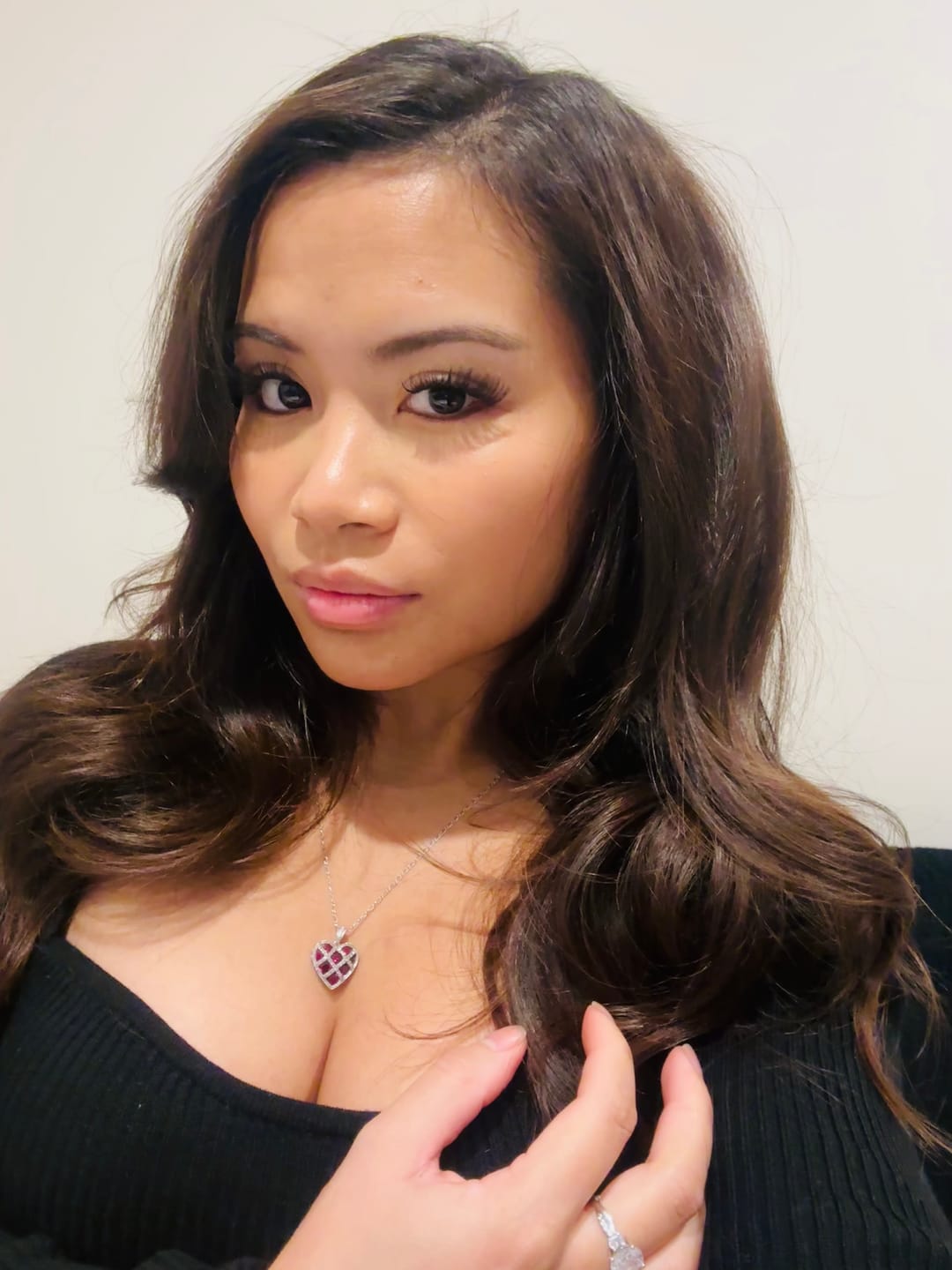 Customer photo review of Infinaluxe Dual-Sided Long Wear Lash Bond