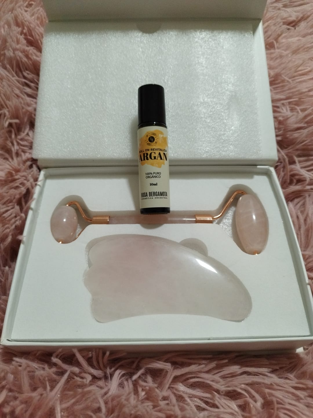 Customer photo review of OFERTA 50% Rodillo Facial Cuarzo Rosa + Piedra Gua Sha + Roll On Argán de REGALO