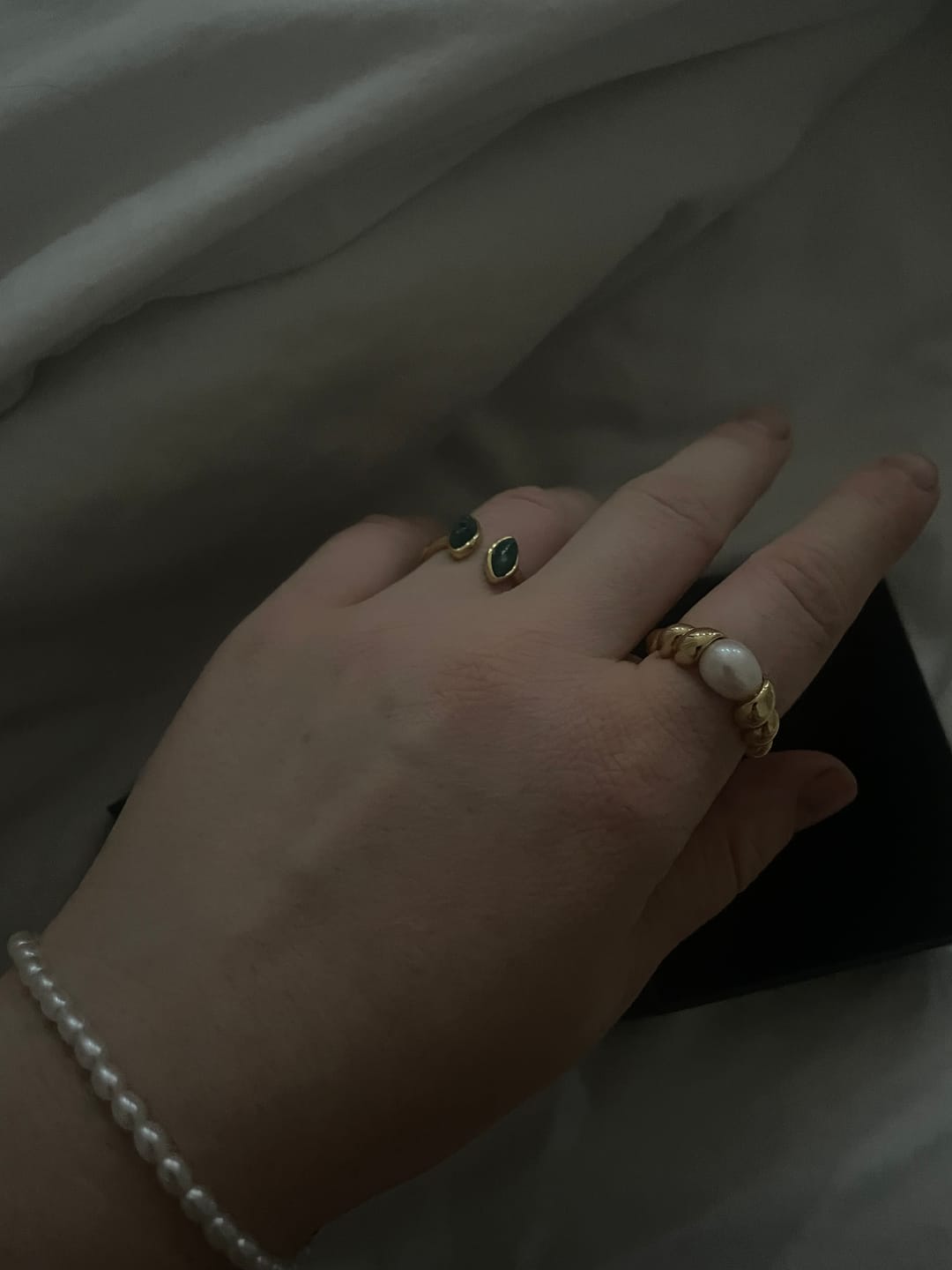 Customer photo review of Temi Pearl Bracelet