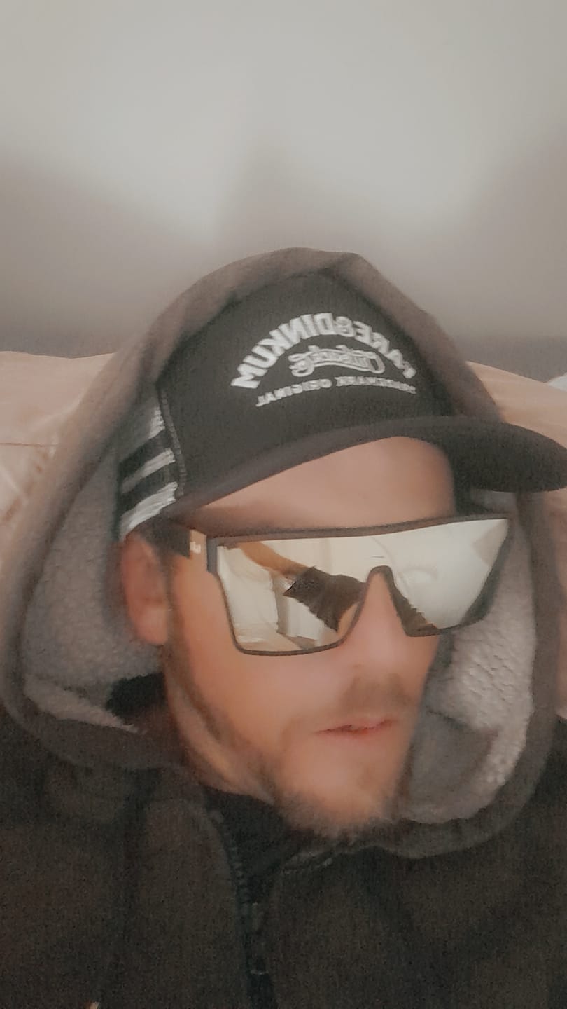 Customer photo review of Outback Trucker Black