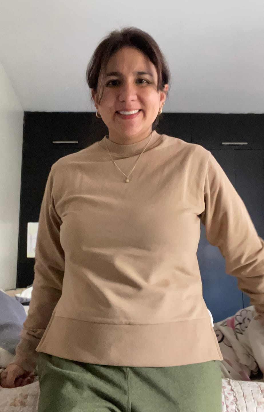 Customer photo review of Light Vent Sweatshirt - Black
