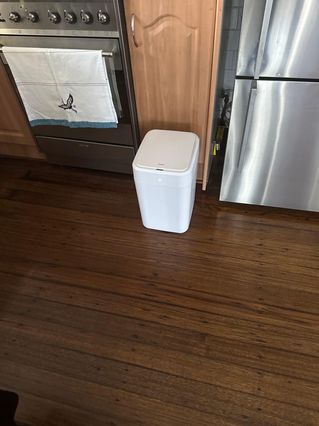 Customer photo review of Numi B1 Self-Sealing Self-Changing Smart Bin