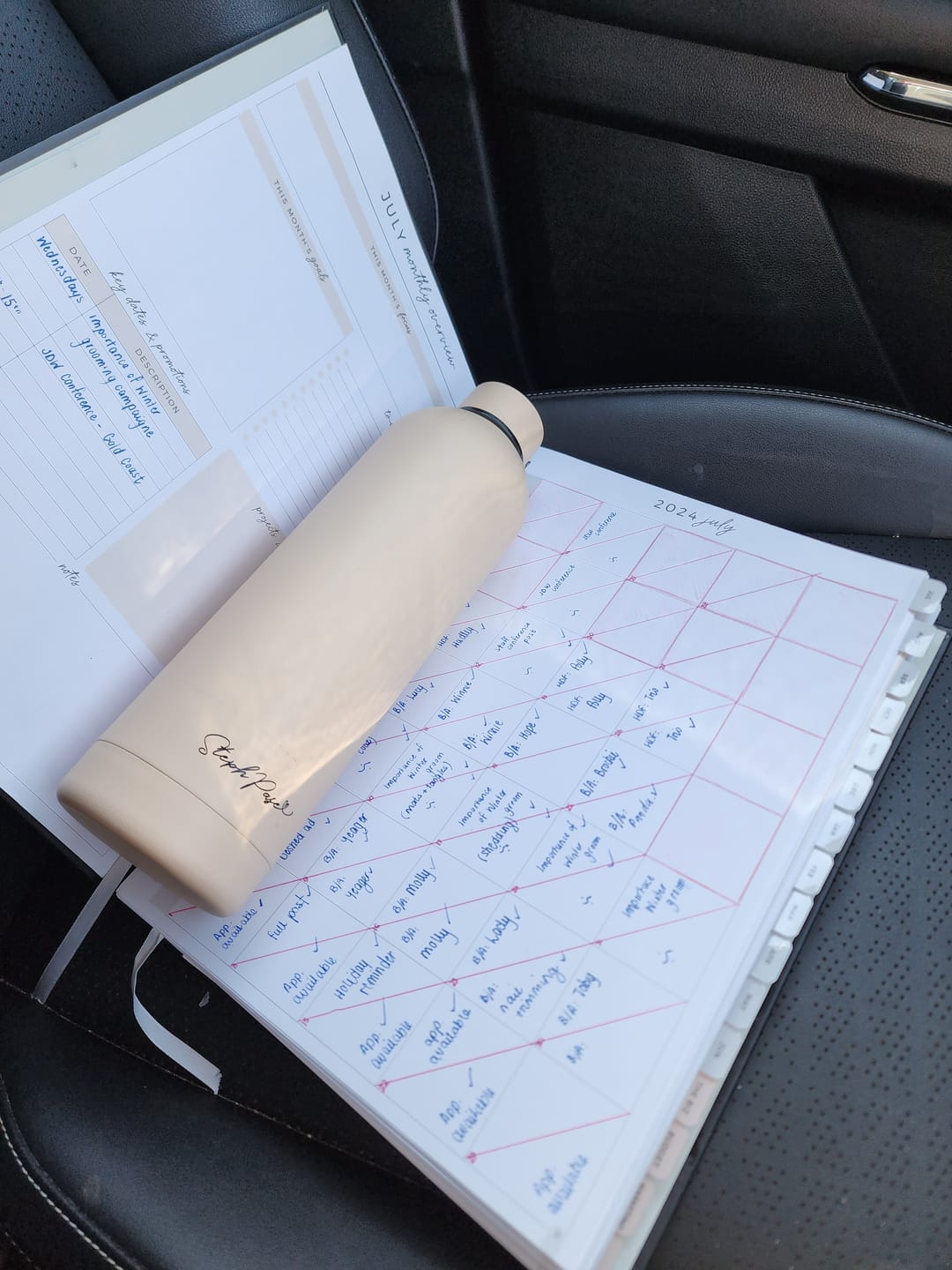 Customer photo review of 2024/25 Financial Year Business Planner - BLACK