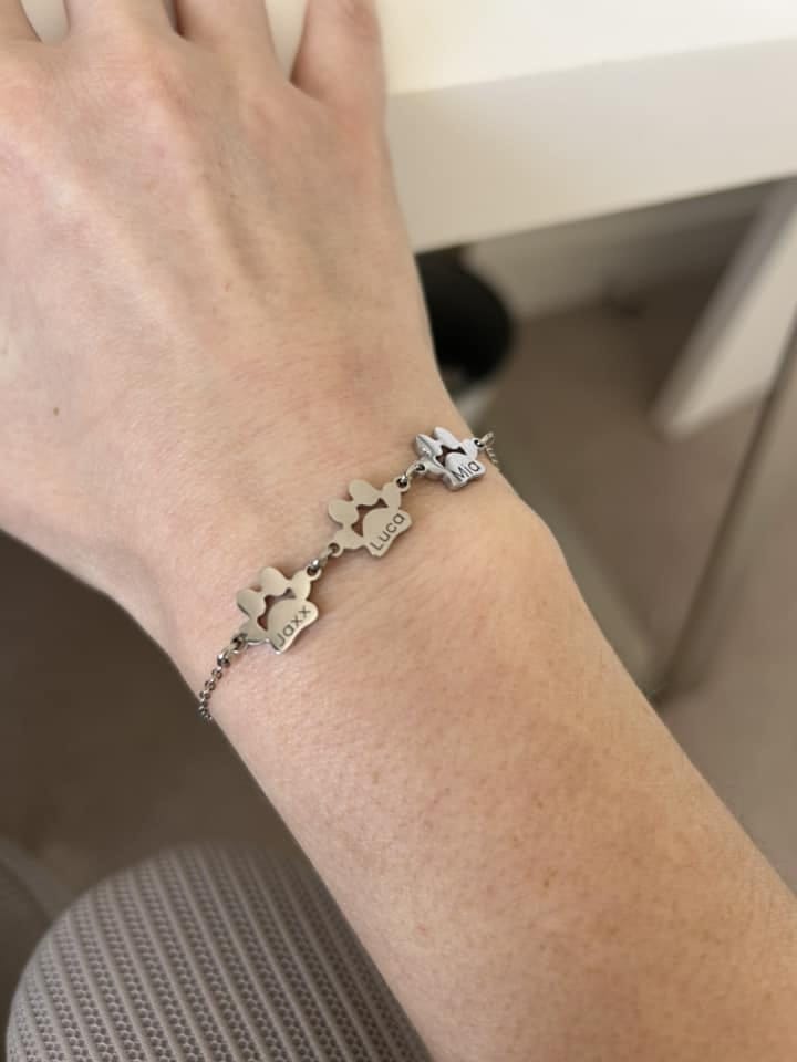 Customer photo review of Gepersonaliseerde poot naamarmband