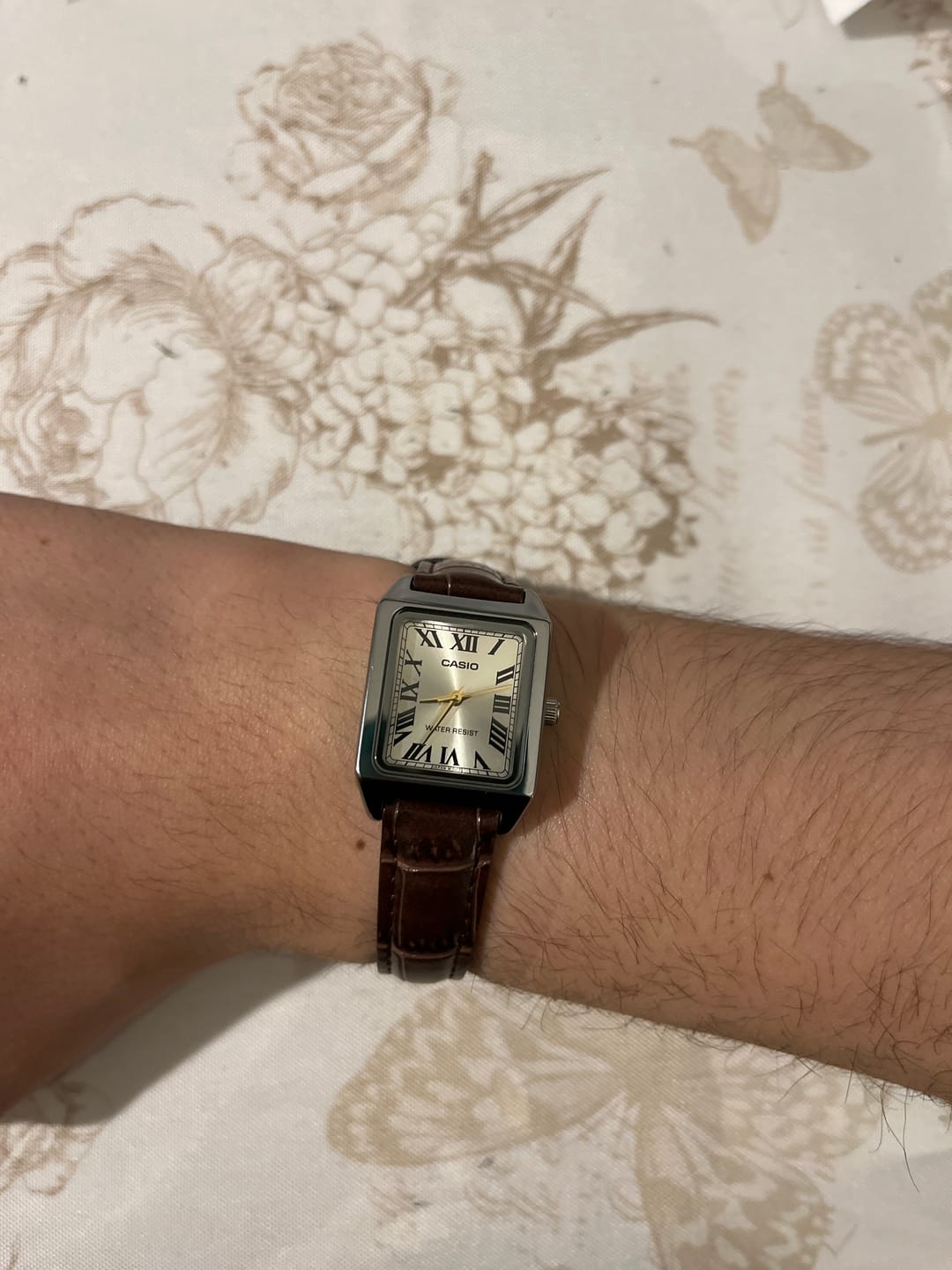 Customer photo review of Reloj Casio Tank Análogo LTP-V007L-9BUDF Cuero Dial Champaña