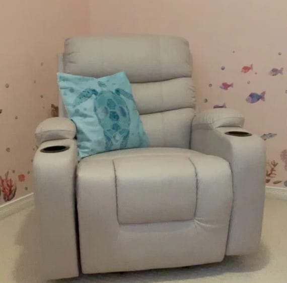 Customer photo review of Homrest Power Lift Chair Recliner for Elderly with Massage & Heat, Cup Holders & USB Port, Beige White