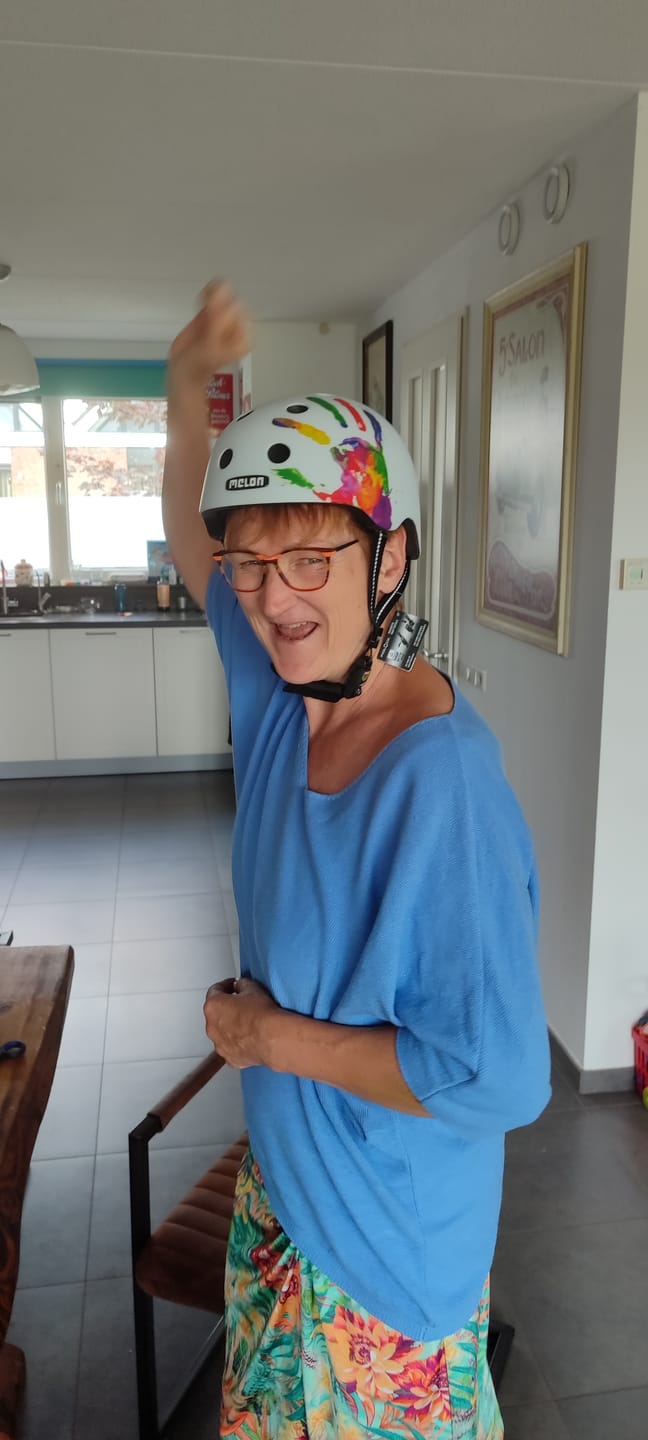 Customer photo review of Melon Bicycle Helmet Urban Active »Handprint«