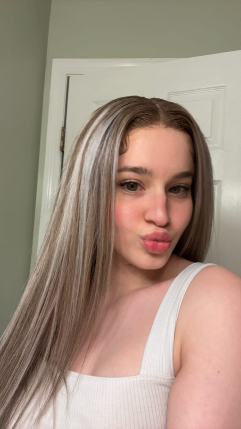 Customer photo review of Wavymy Wear Go Ash Blonde Balayage Highlight Straight 4x6 Lace Human Hair Wigs 180% Density