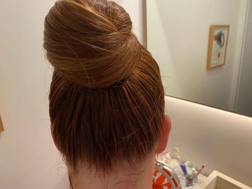 Customer photo review of Stranded Super Easy Clip-in Mum Bun #33/30 Sunrose