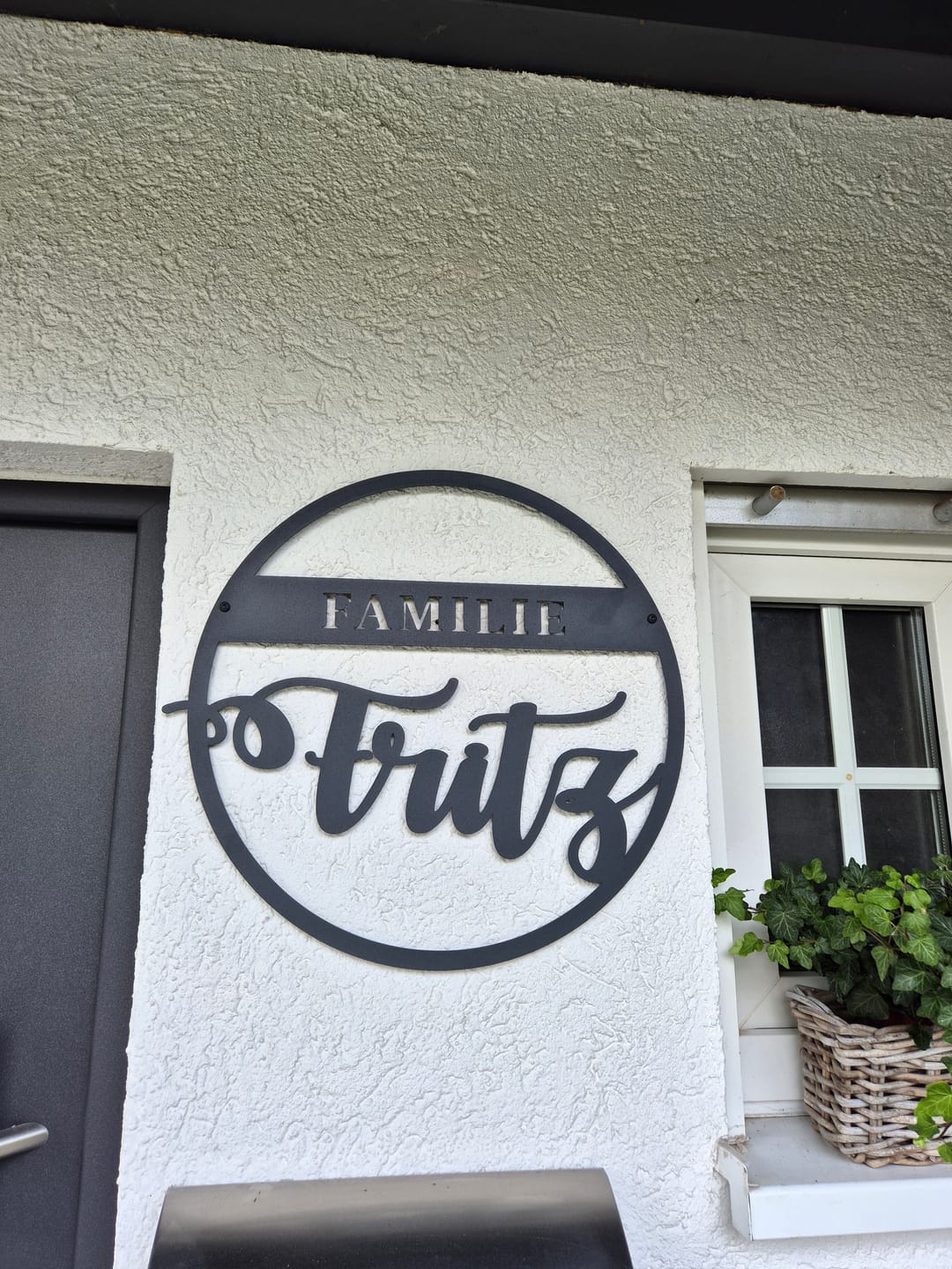 Customer photo review of Türschild rund Family mit personalisierbarem Familienname - ein garantierter Hingucker