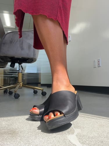 Customer photo review of Frida Clog Brown